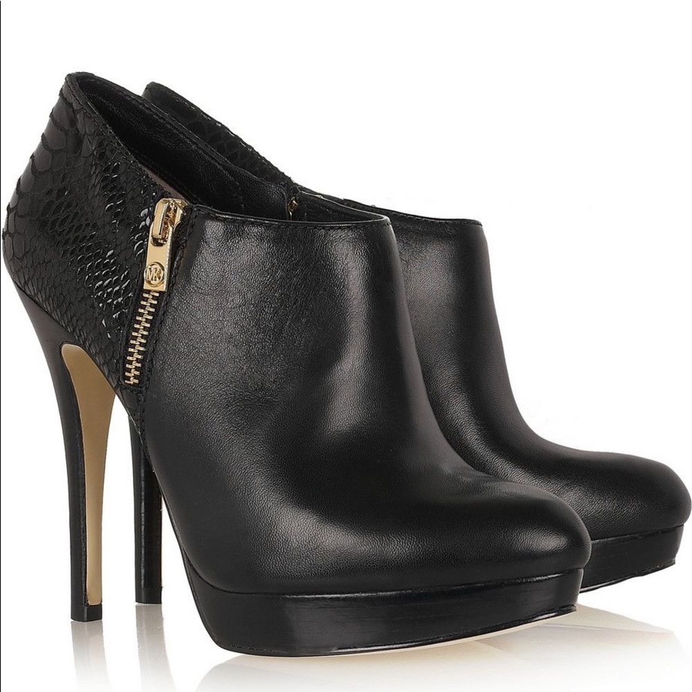 🔥 MICHAEL Michael Kors York Ankle Boot 🔥